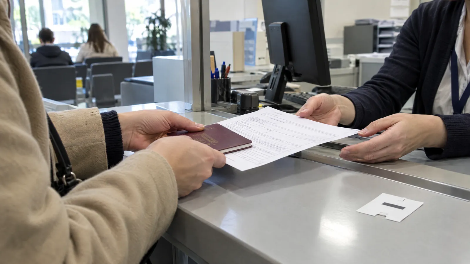 Reisepass und Formular werden am Behördenschalter für die NIE abgegeben