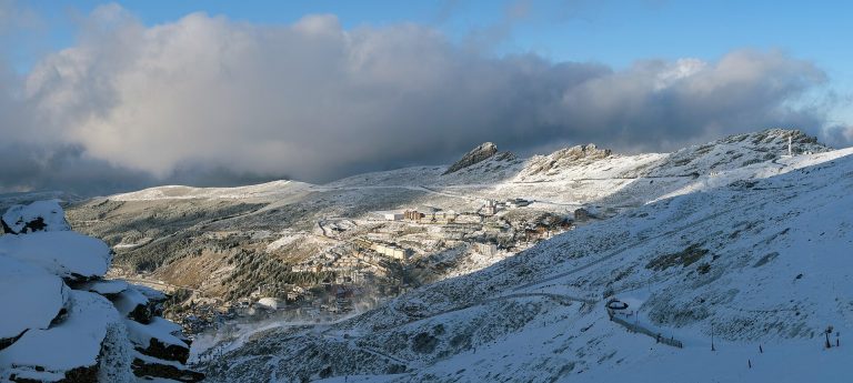 Sierra Nevada Pradollano panorama 2