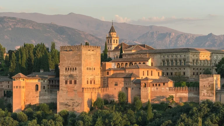 Auswandern nach Granada: Kosten, Wohnen, Arbeit und Tipps (2026)